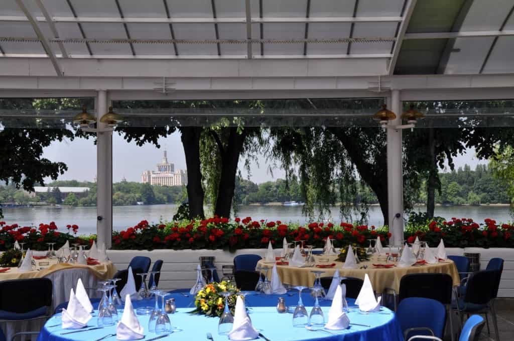 Restaurantul Pescarus on Lake Herastrau - Bucharest