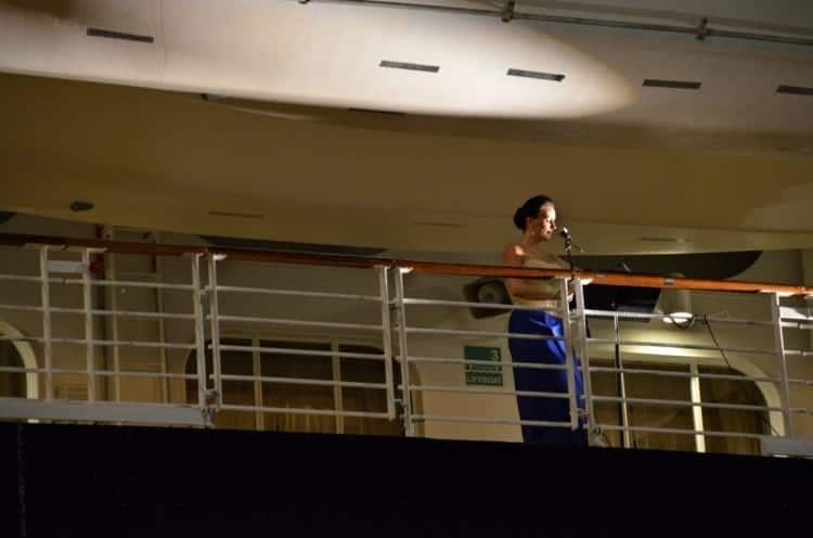 Back at the ship, we were offered a glass of champagne and while we listened to our ship's own soprano entertainer.