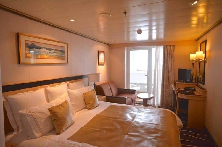 Queen Mary 2 sheltered balcony stateroom