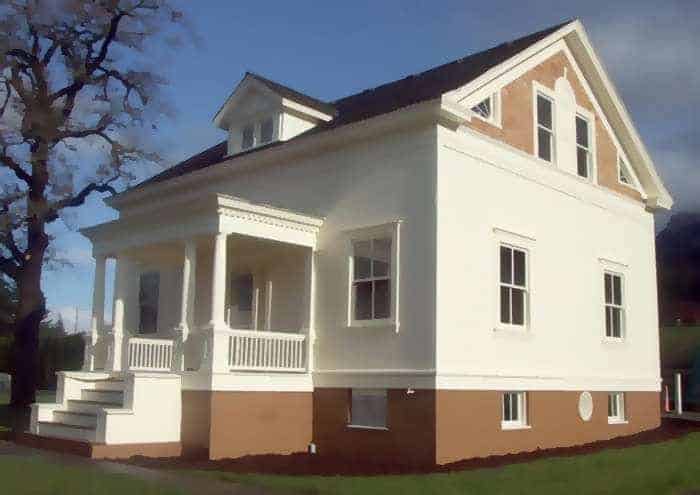 Now the Cascade Locks Historical Museum, this little building was once the Lock Tender's home.