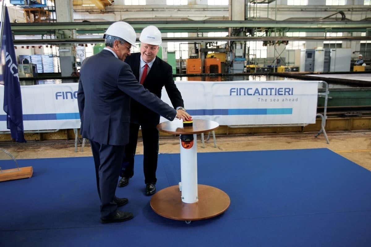 Nieuw Statendam steel cutting