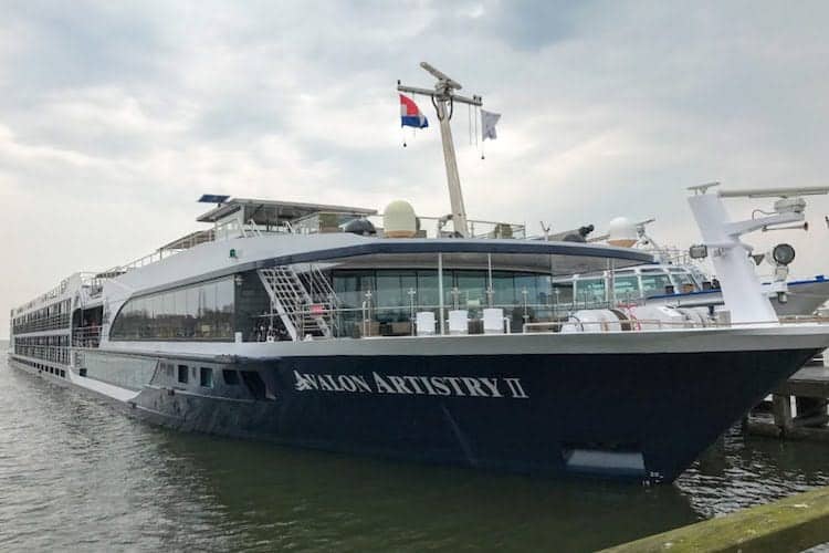 River Cruise Radio