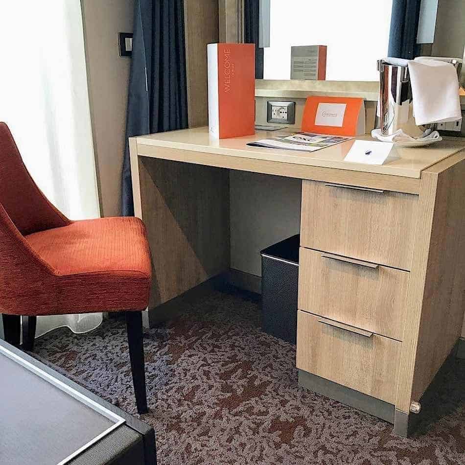 Nieuw Statendam desk and storage drawers Nieuw Statendam desk and storage drawers