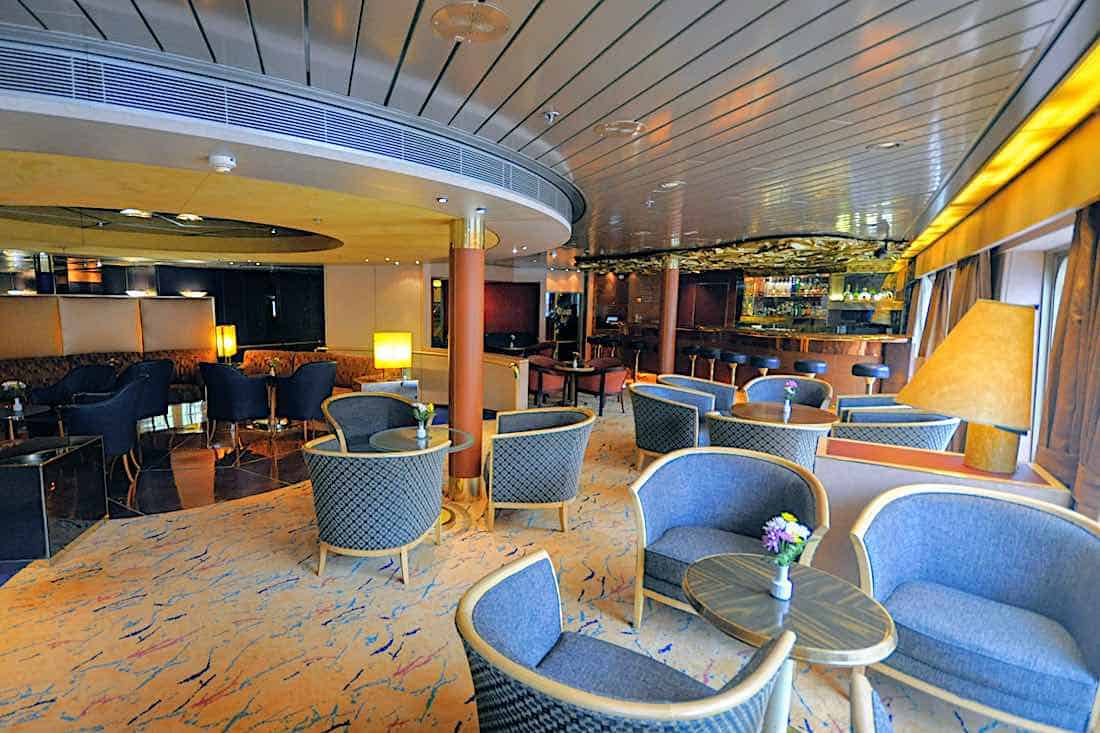 Maasdam Ocean Bar.